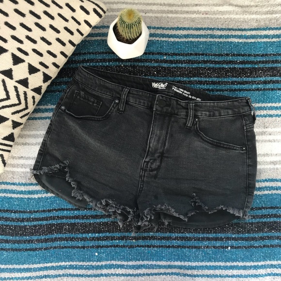 Mossimo Supply Co. Pants - NWOT Mossimo Supply Co High Rise Shorts 14 / 32